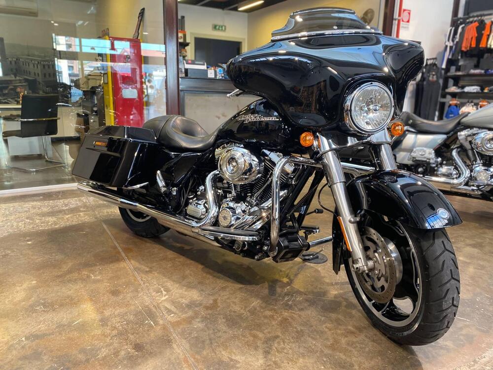 Harley-Davidson 1690 Street Glide (2011 - 13) - FLHX (2)