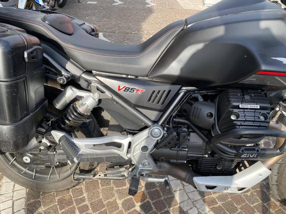 Moto Guzzi V85 TT (2021 - 23) (5)