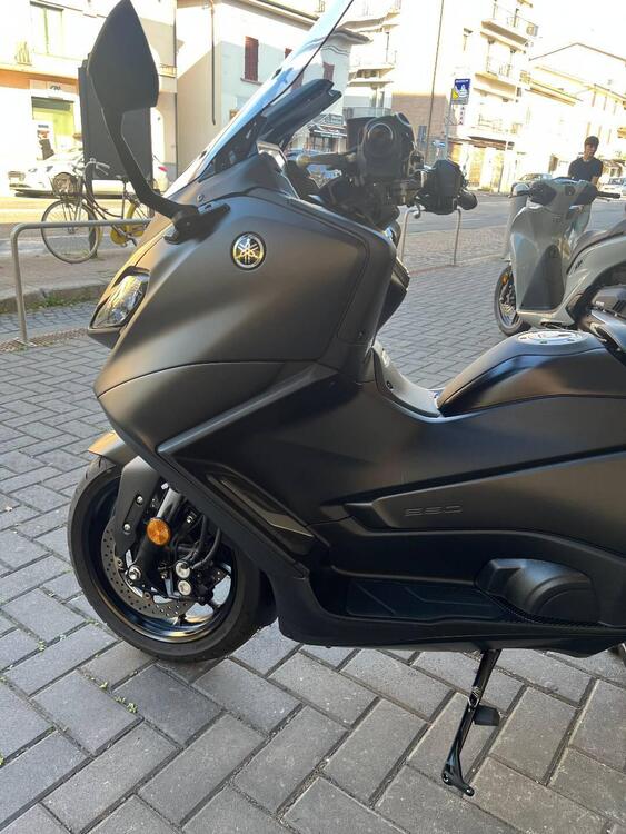 Yamaha T-Max 560 (2022 - 24) (4)