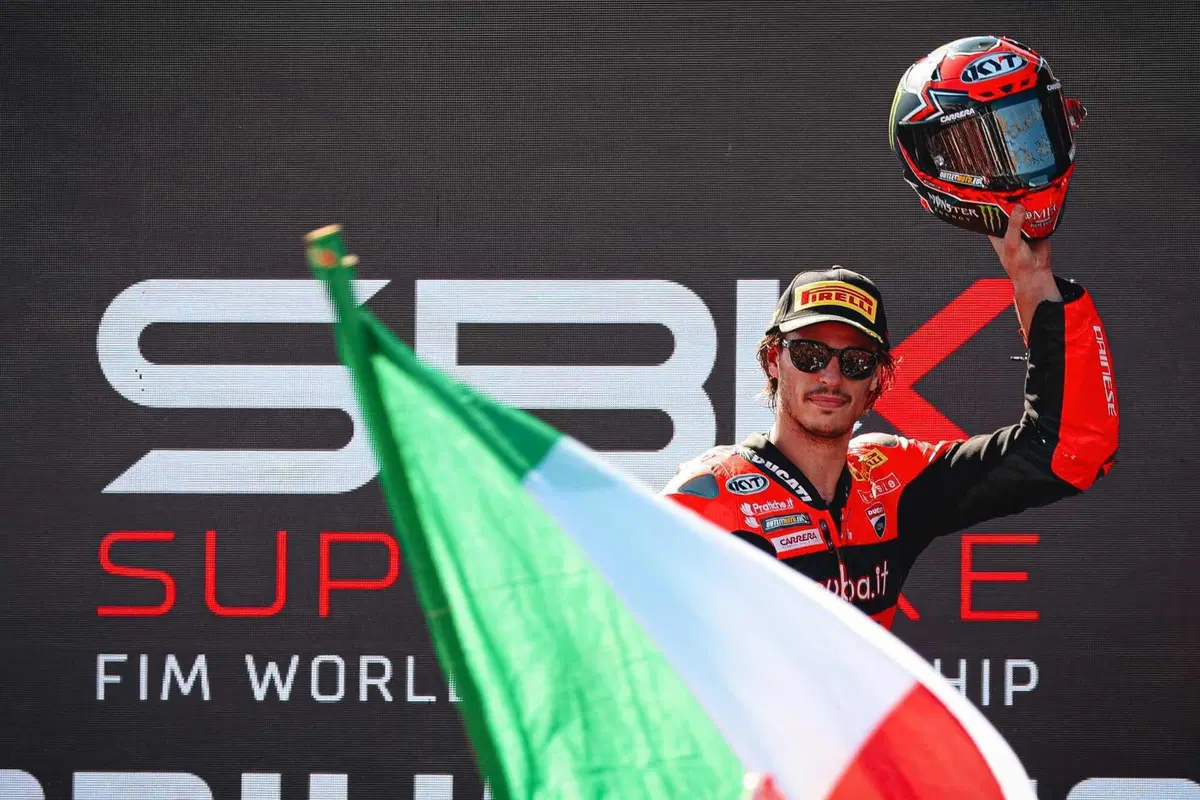 SBK 2025. GP di Spagna. Nicolò Bulega domina Gara1 a Jerez! (17)