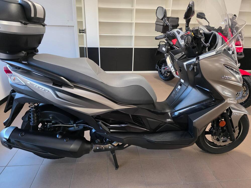 Kawasaki J 300 (2017 - 21) (2)