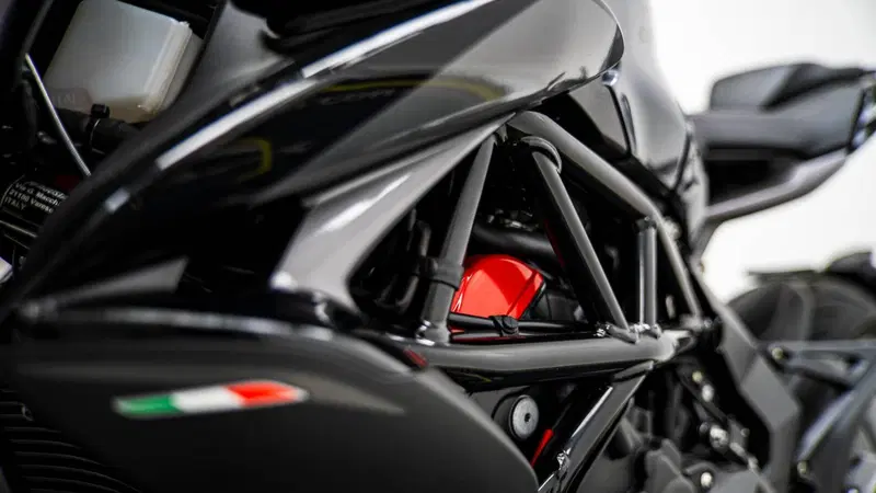 MV Agusta Brutale 800 RR (2021 - 25) (16)