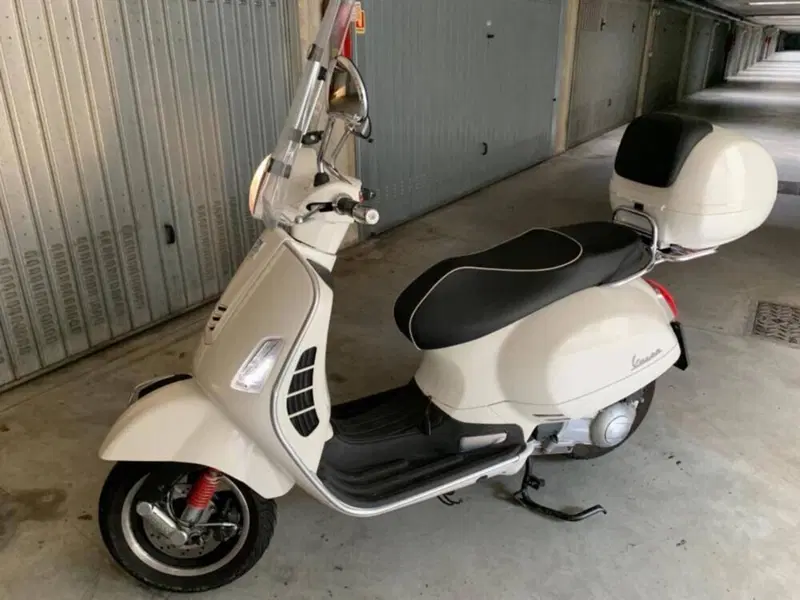 Vespa GTS 300 Super ABS (2014 - 16) (2)