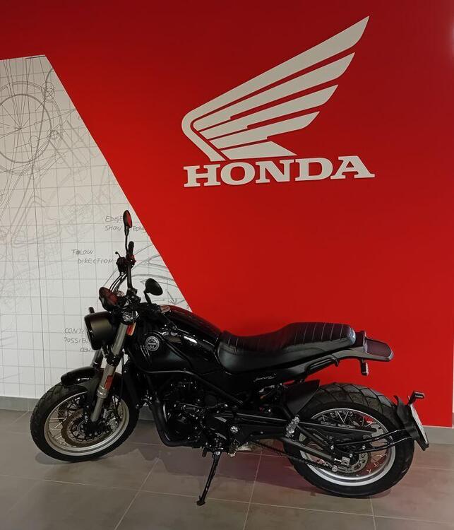 Benelli Leoncino 500 Trail (2021 - 25)