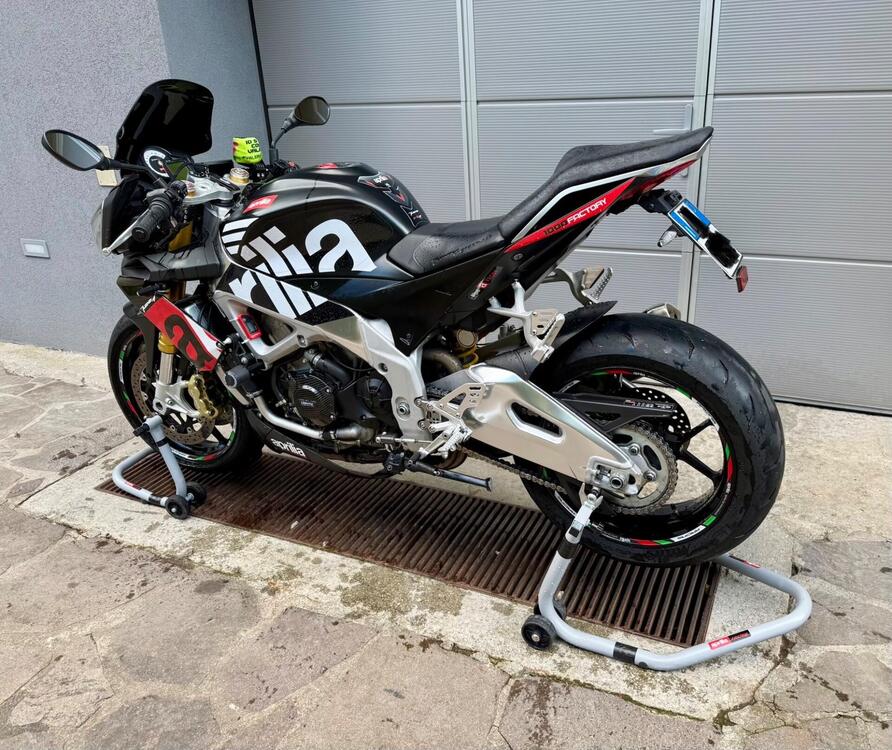 Aprilia Tuono V4 R APRC (2011 - 13) (2)