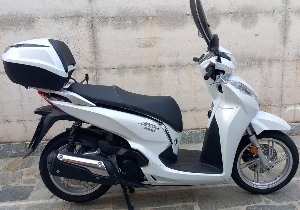 Honda SH 300 i ABS (2016 - 20) (4)