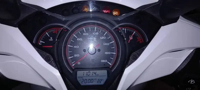 Honda SH 300 i ABS (2016 - 20) (12)