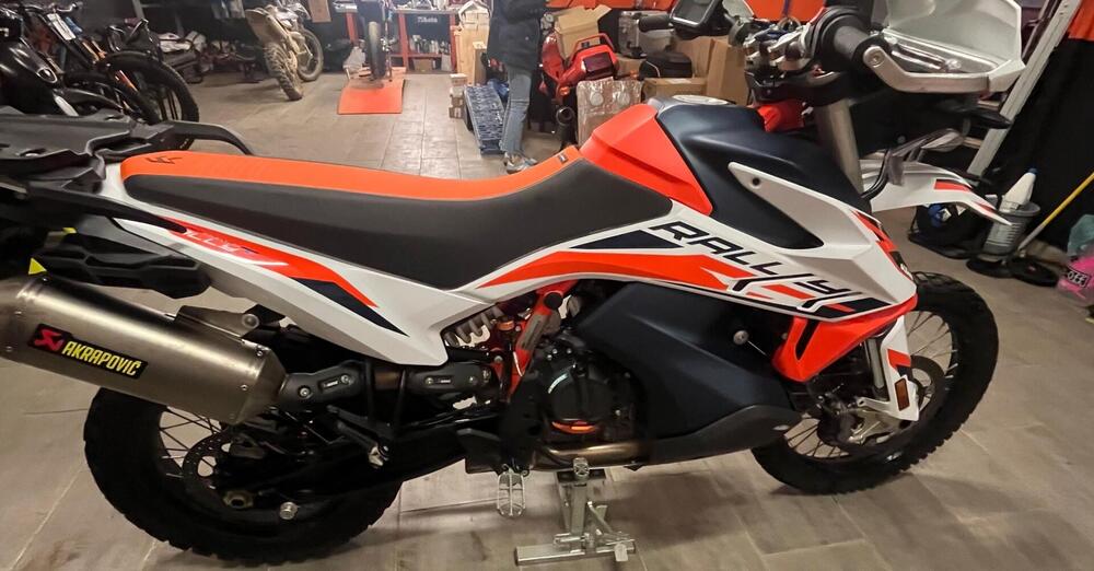 KTM 890 Adventure R Rally (2021)