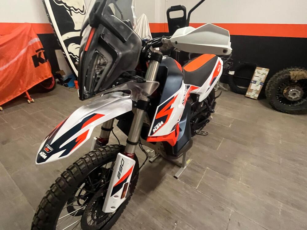 KTM 890 Adventure R Rally (2021) (2)