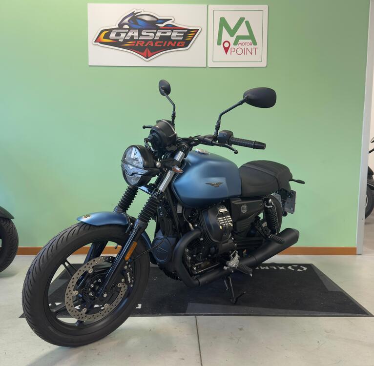 Moto Guzzi V7 Stone (2025) (4)