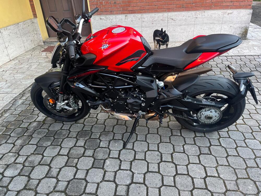 MV Agusta Brutale 800 Rosso (2021 - 23) (2)