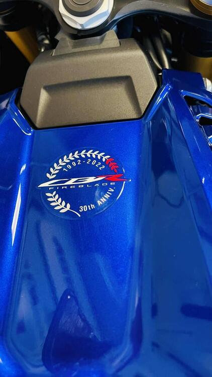 Honda CBR 1000 RR-R Fireblade SP 30th Anniversary (2022 - 23) (3)
