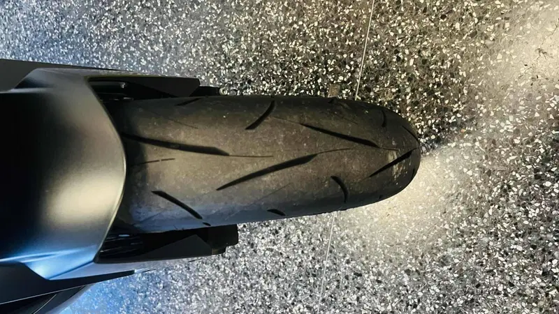 Suzuki GSX-8R (2024 - 26) (6)