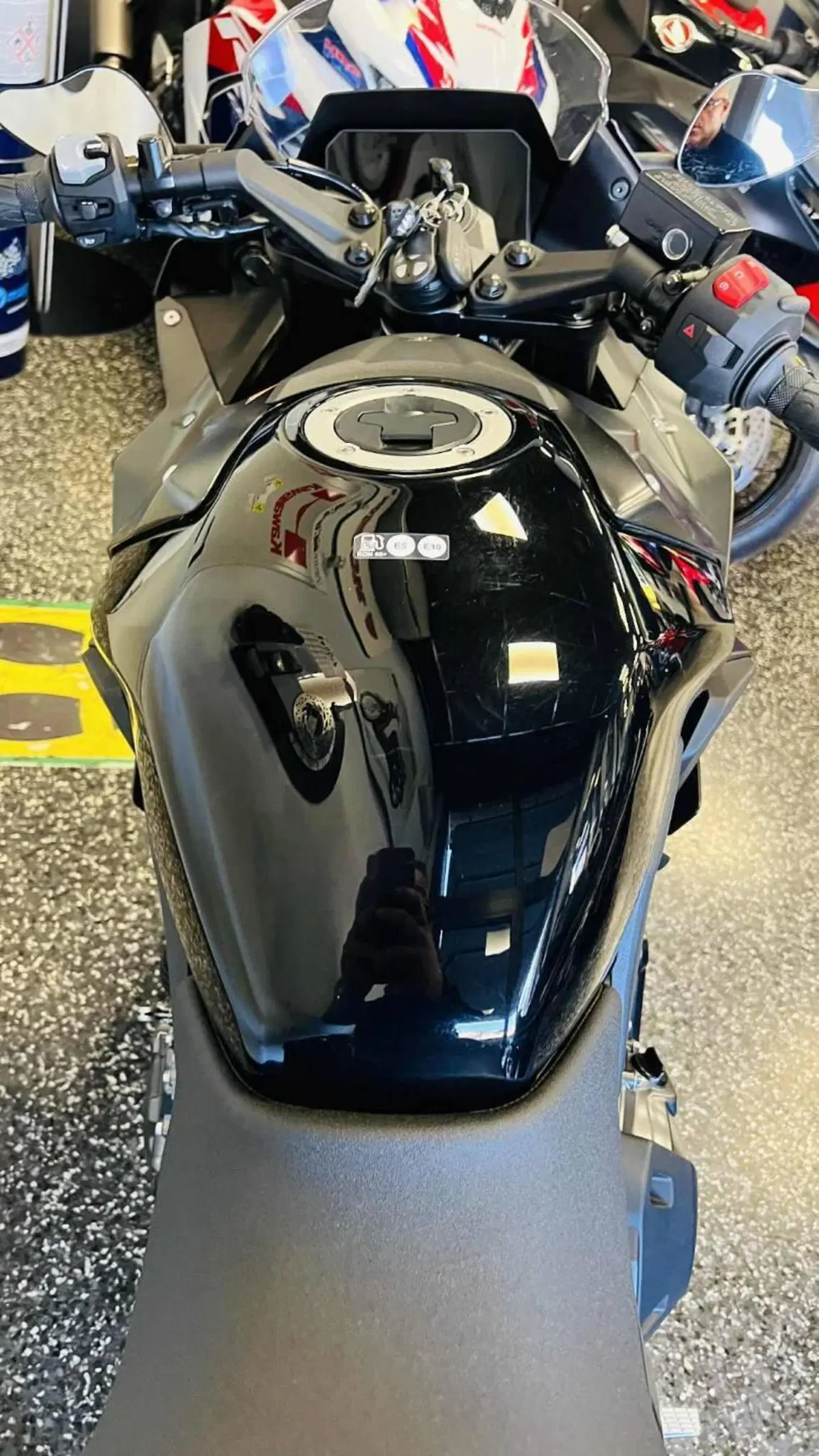 Suzuki GSX-8R (2024 - 26) (9)
