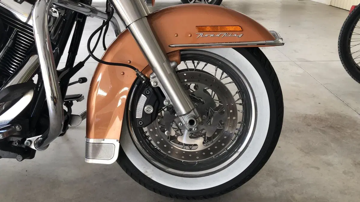 Harley-Davidson 1584 Road King Classic (2007 - 10) - FLHRC (6)