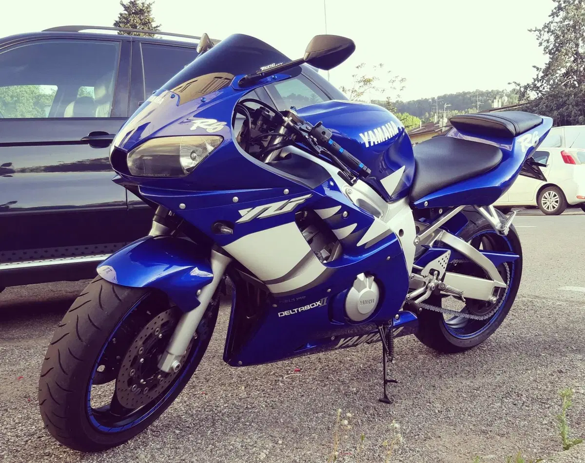 Yamaha YZF R6 (1999 - 00) (2)