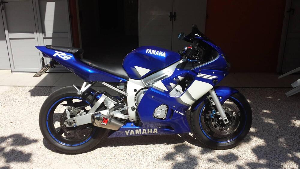 Yamaha YZF R6 (1999 - 00) (5)
