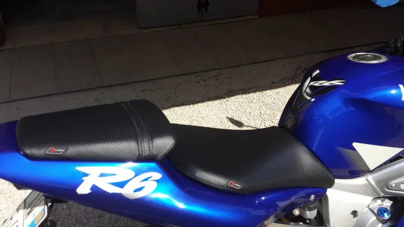 Yamaha YZF R6 (1999 - 00) (8)