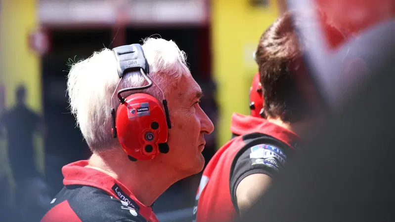 MotoGP 2025. GP dell'Australia. Davide Tardozzi: "L'unico pensiero che abbiamo &egrave; aiutare Pecco Bagnaia"