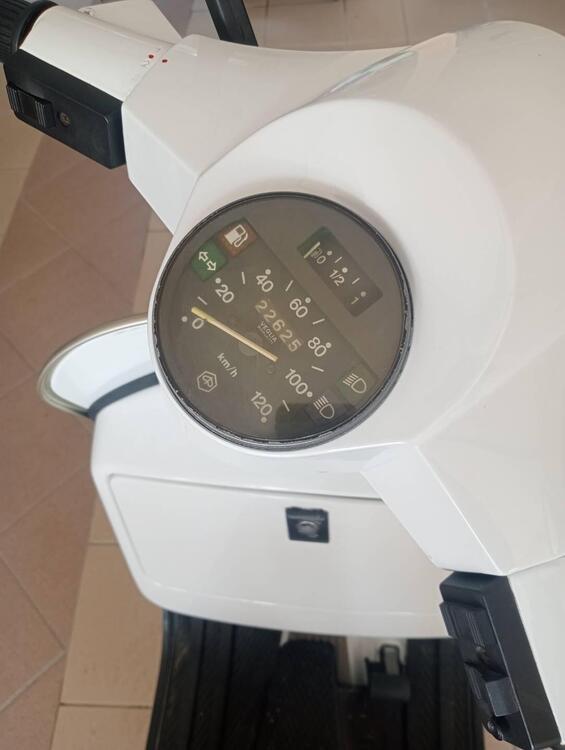 Vespa P125x Arcobaleno