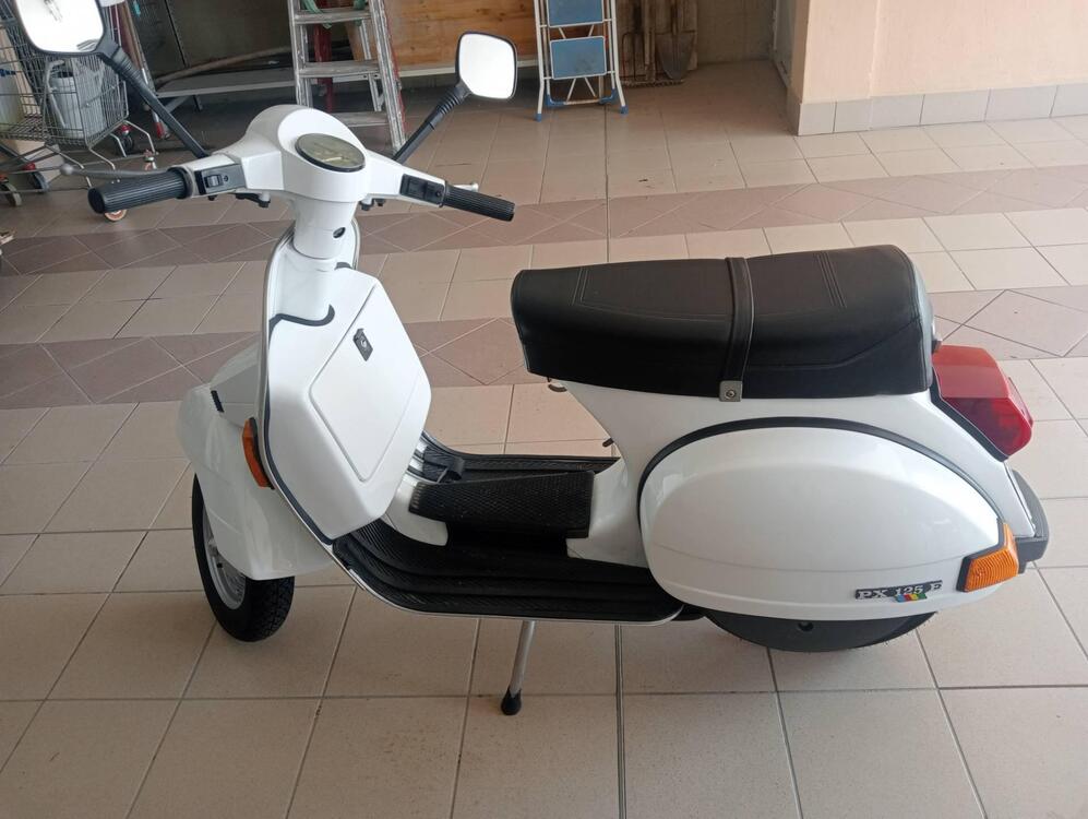 Vespa P125x Arcobaleno (5)