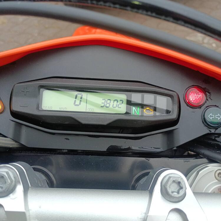 KTM 690 Enduro R (2022 - 25) (2)