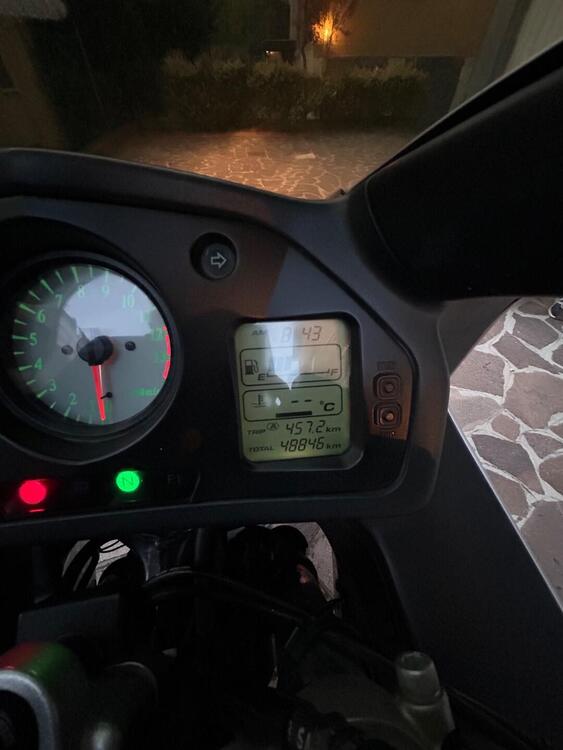 Honda VFR 800 (1998 - 01) (4)