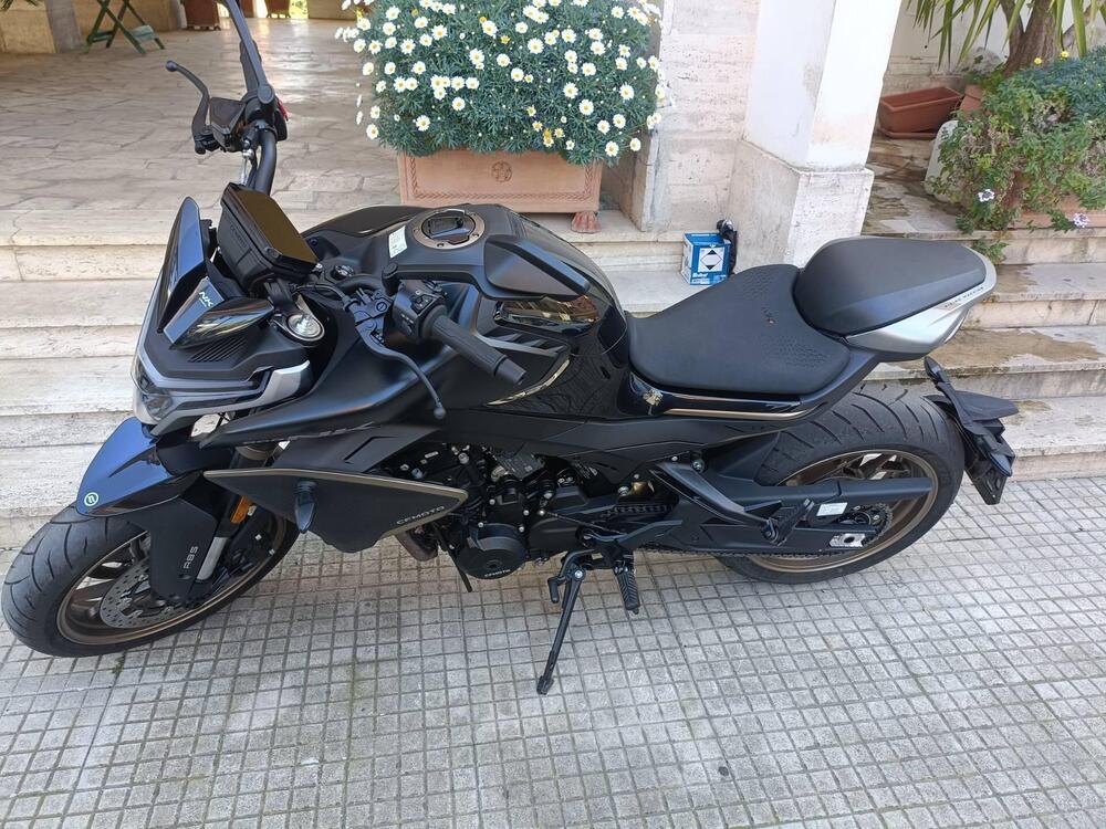 CFMOTO 800NK Sport (2023 - 25) (4)
