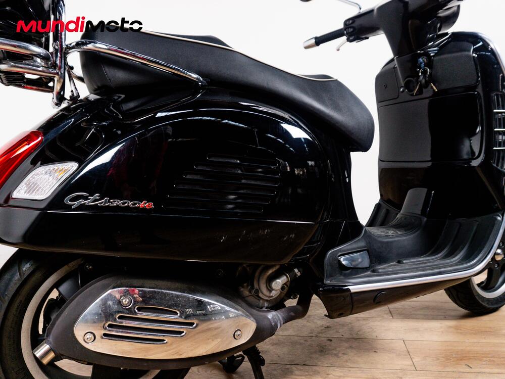 Vespa GTS 300 Hpe Touring (2019) (4)