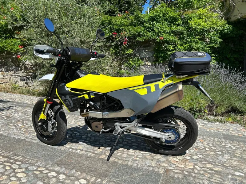 Husqvarna 701 Supermoto (2023 - 25)