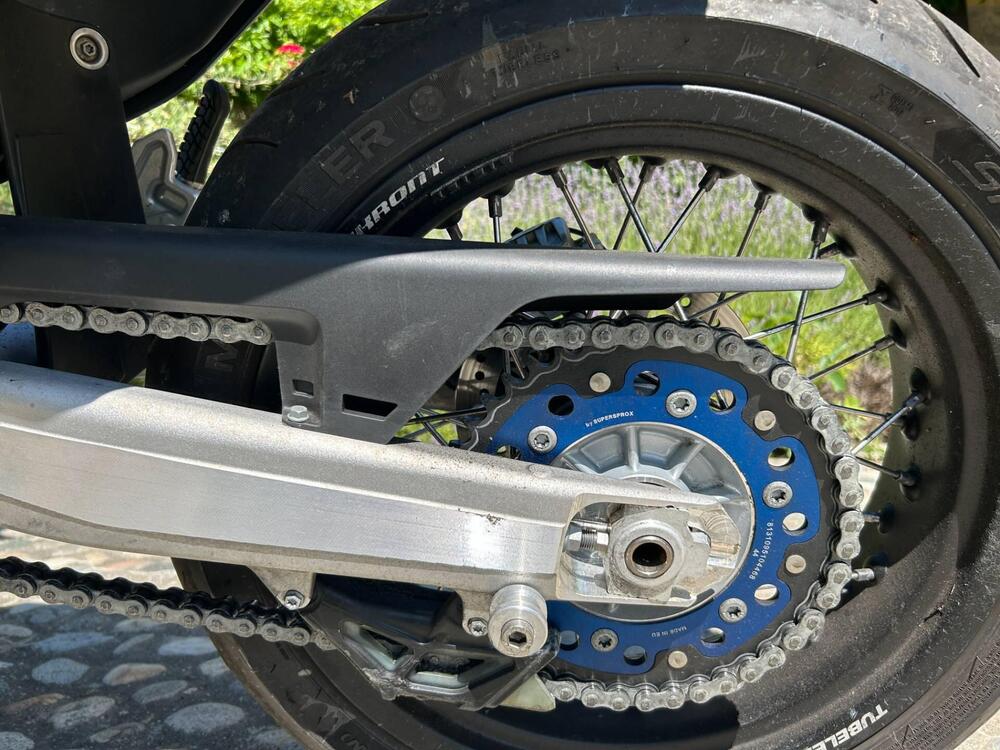 Husqvarna 701 Supermoto (2023 - 25) (2)