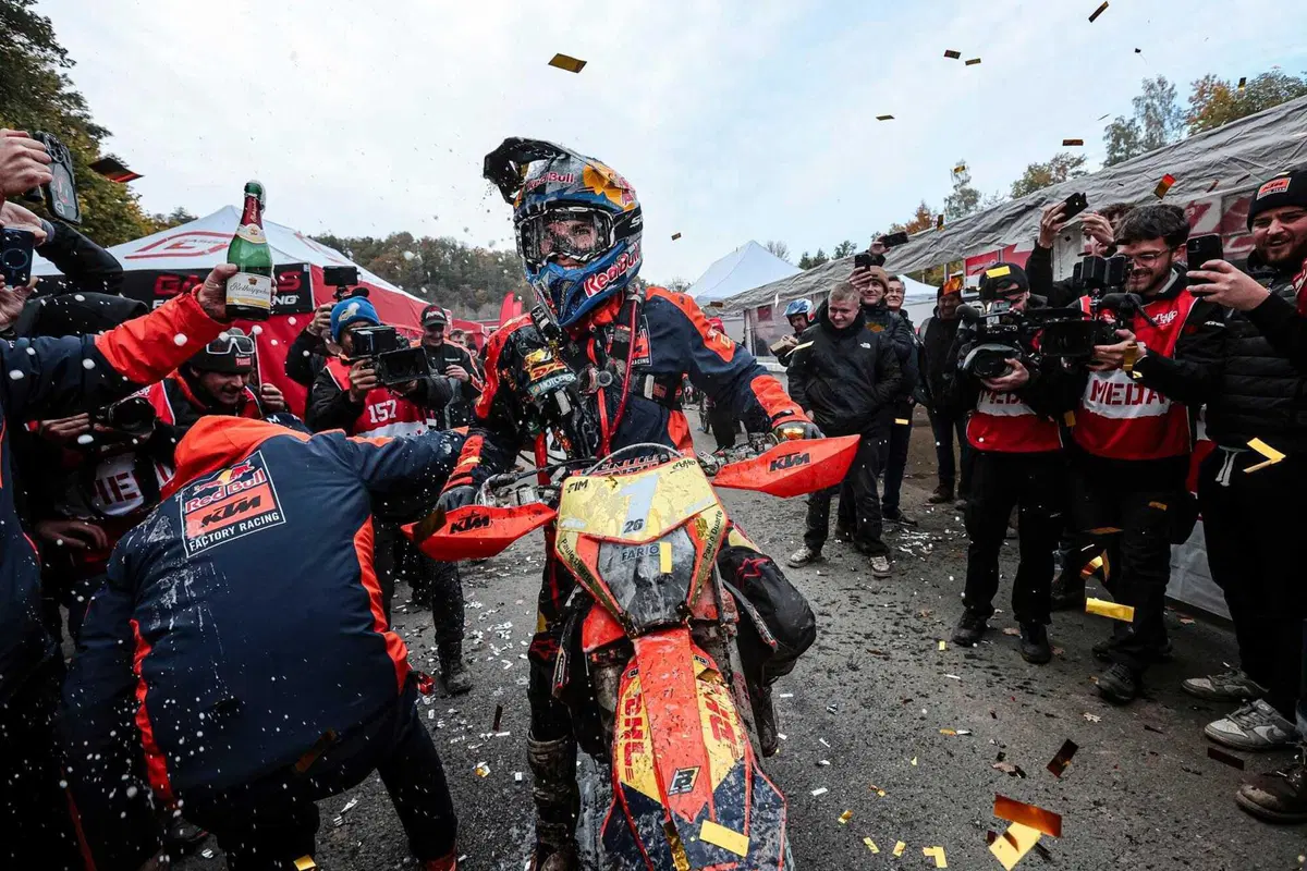 EnduroGP25 #7 Germania D2. Podio finale stellare: 3 Fuoriclasse, 4 Mondiali [VIDEO] (18)