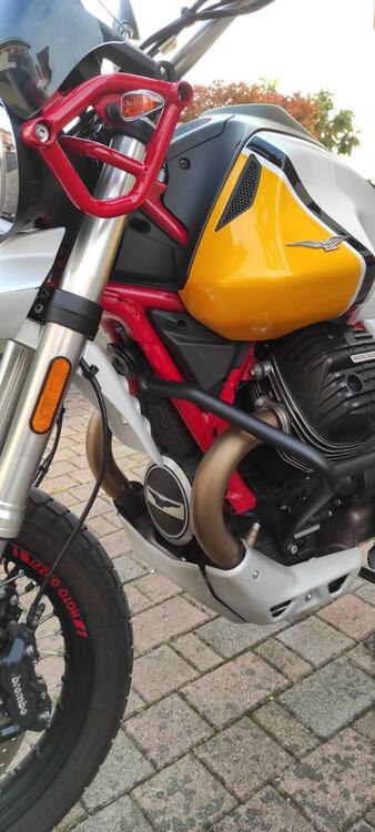 Moto Guzzi V85 TT Evocative Graphics (2019 - 20) (5)