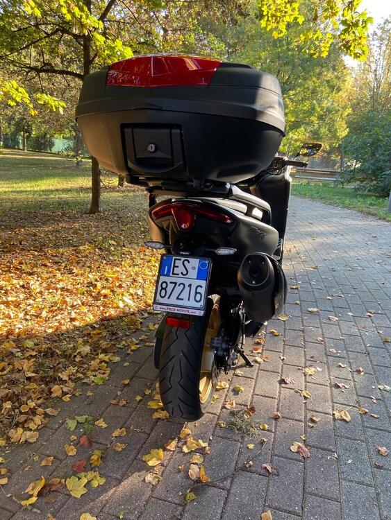 Yamaha T-Max 560 Tech Max (2020) (2)