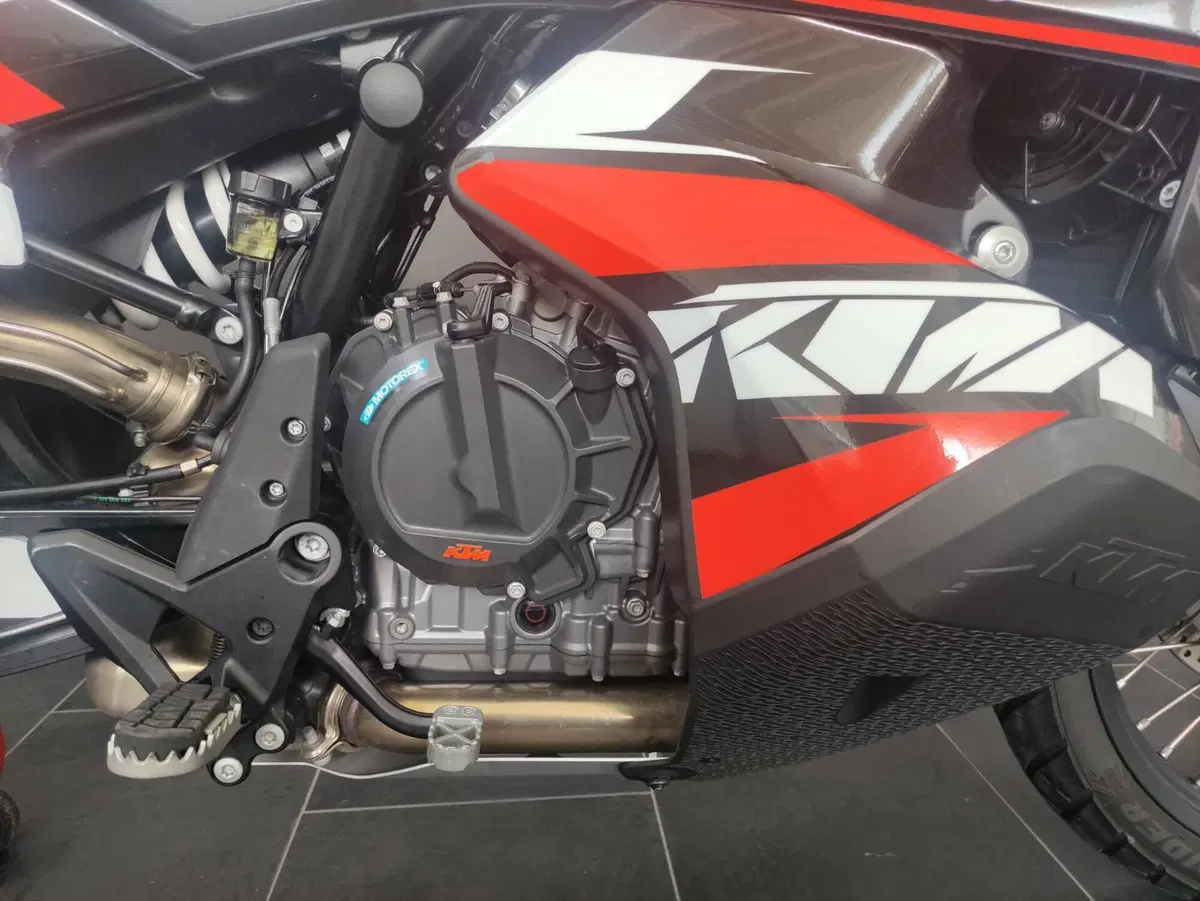 KTM 890 Adventure L (2022) (6)