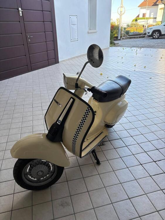 Piaggio Vespa 50 special  (2)