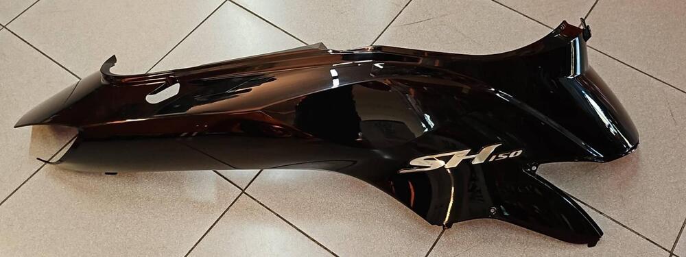 83450KPV900ZF Fiancata posteriore DX SH Honda