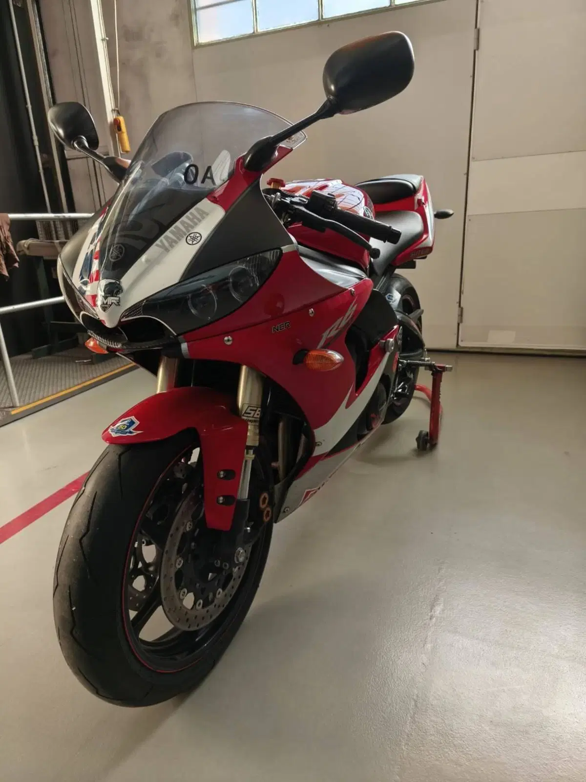 Yamaha YZF R6 (2005 - 06) (3)