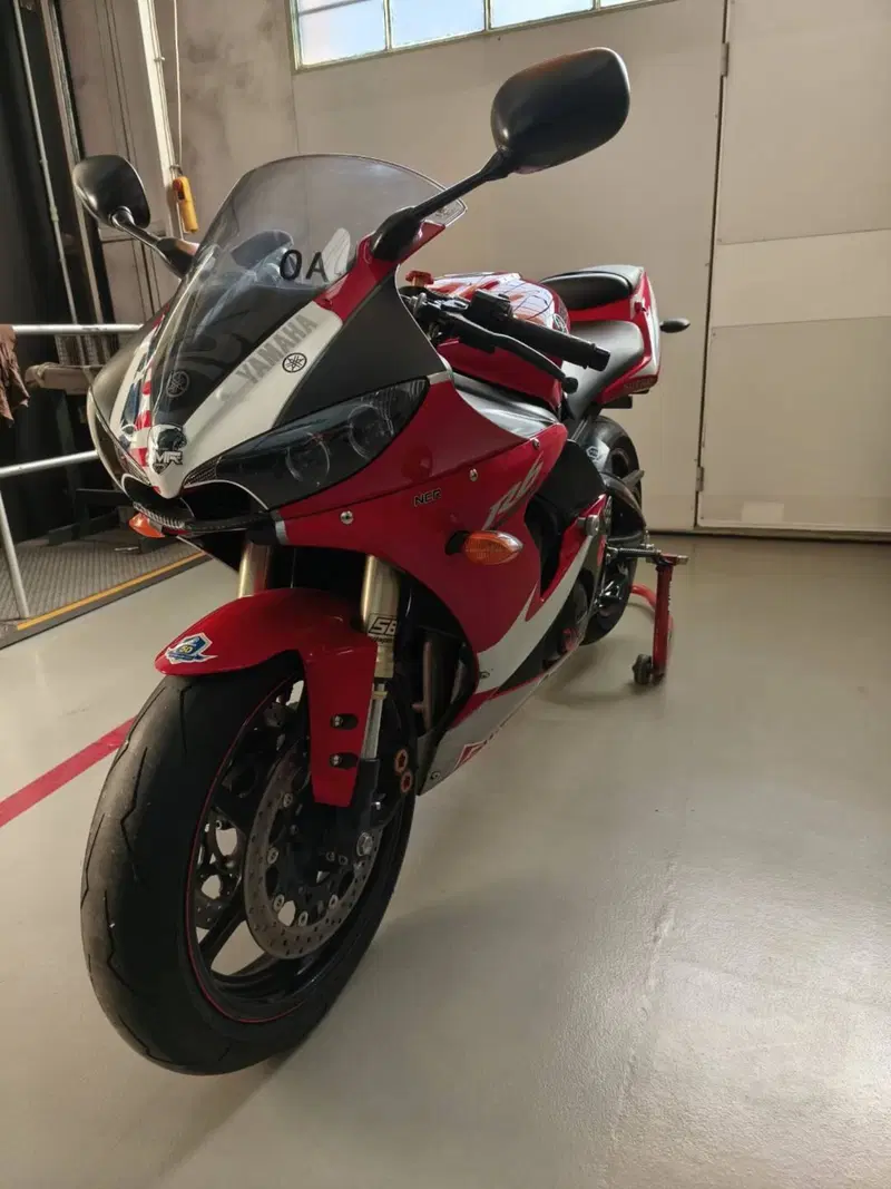 Yamaha YZF R6 (2005 - 06) (3)