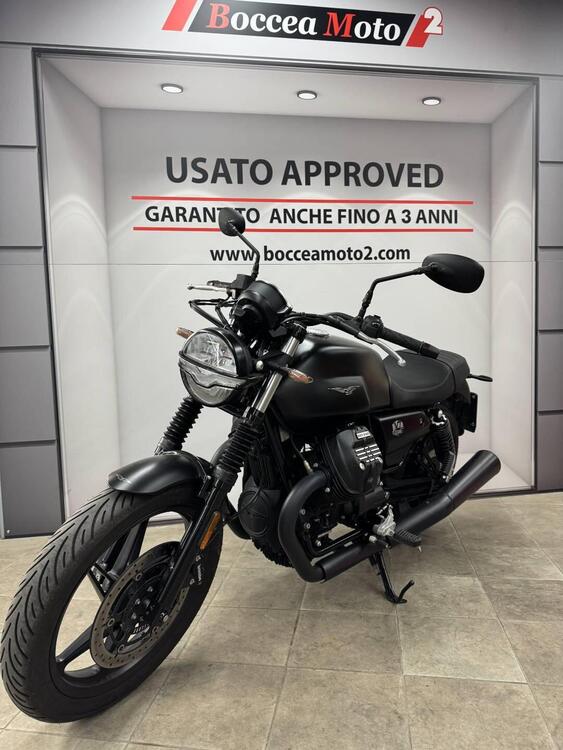 Moto Guzzi V7 Stone (2021 - 24)