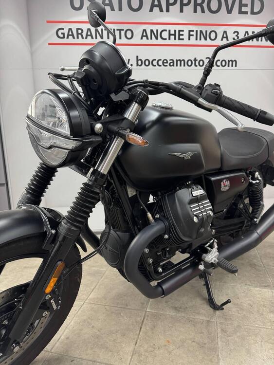 Moto Guzzi V7 Stone (2021 - 24) (2)