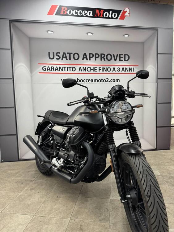 Moto Guzzi V7 Stone (2021 - 24) (3)