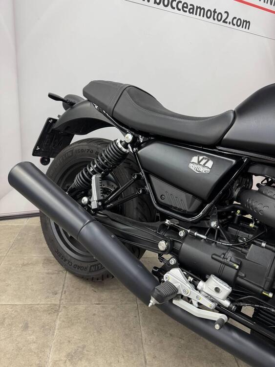 Moto Guzzi V7 Stone (2021 - 24) (4)