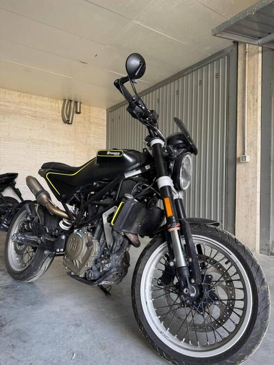 Husqvarna Svartpilen 401 (2018 - 19) (4)