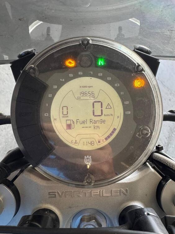 Husqvarna Svartpilen 401 (2018 - 19) (5)