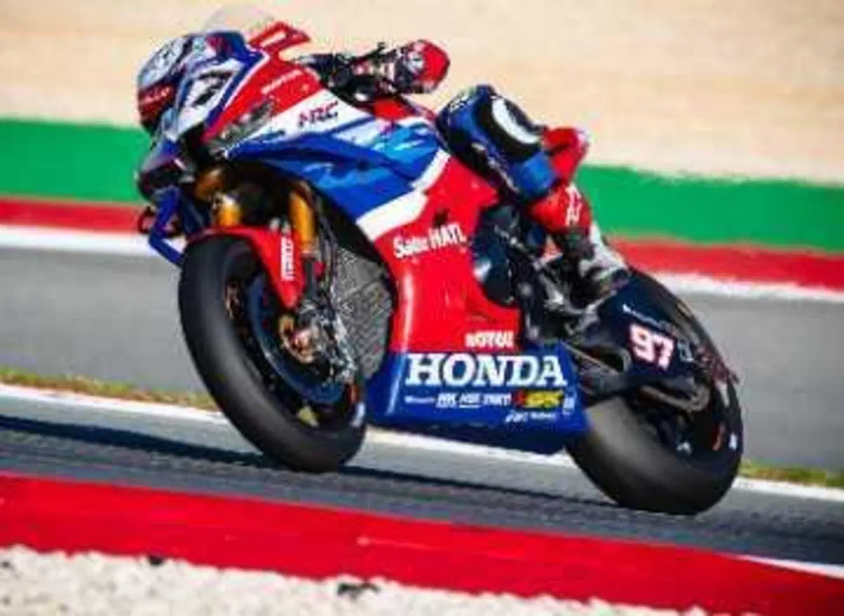 SBK 2025. GP di Spagna. Nicolò Bulega domina Gara1 a Jerez! (5)