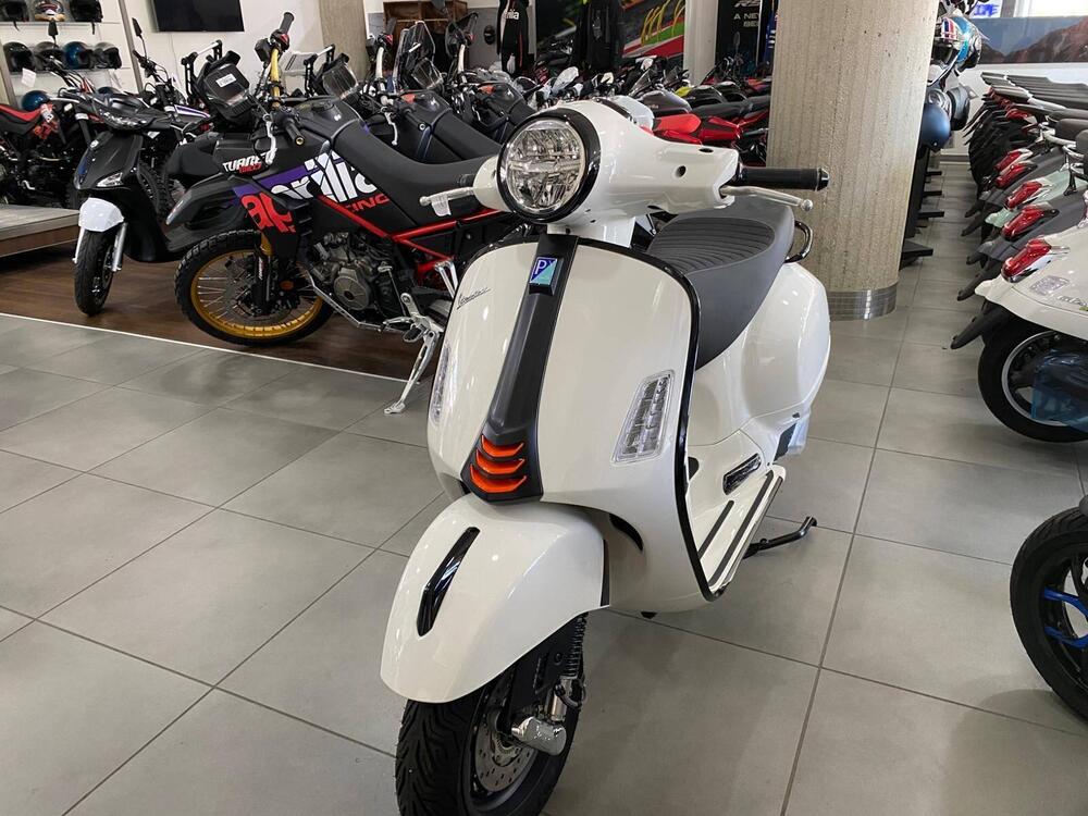 Vespa GTS 310 Supersport (2025) (3)