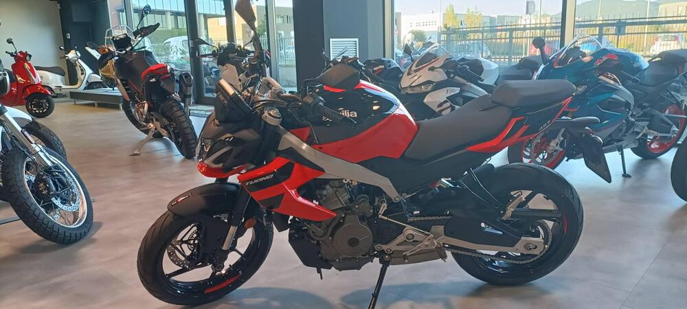 Aprilia Tuono 457 (2025) (3)