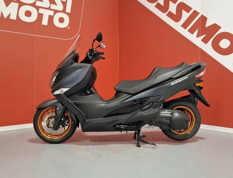 Suzuki Burgman 400 (2025) (3)