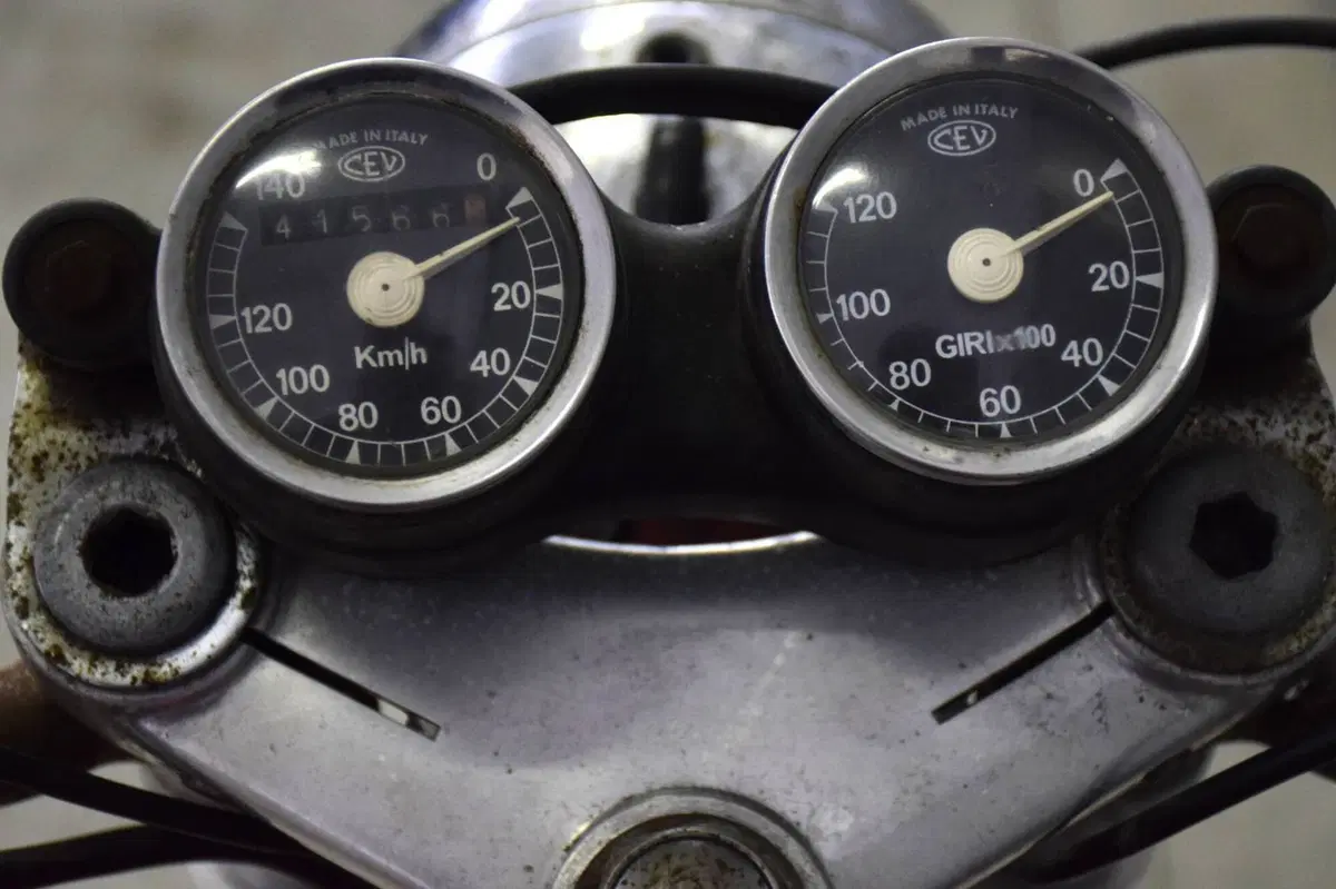 Moto Morini Corsaro 125 SS (9)